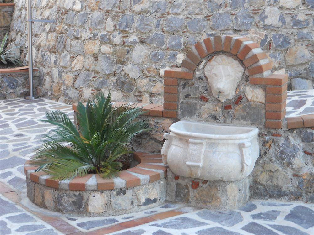 סן ג'יובאני א פירו Hotel Caluna Charme מראה חיצוני תמונה