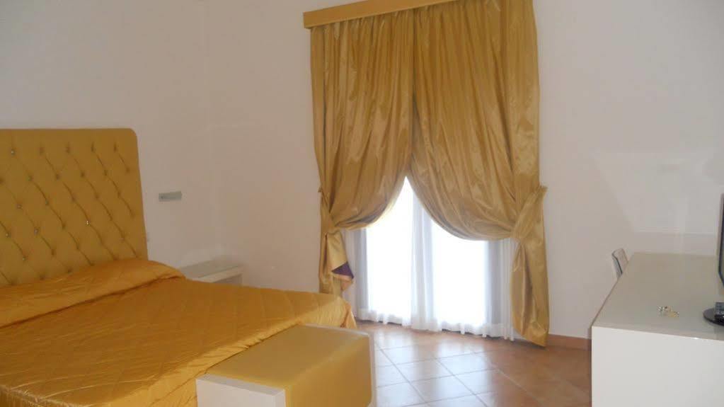 סן ג'יובאני א פירו Hotel Caluna Charme מראה חיצוני תמונה