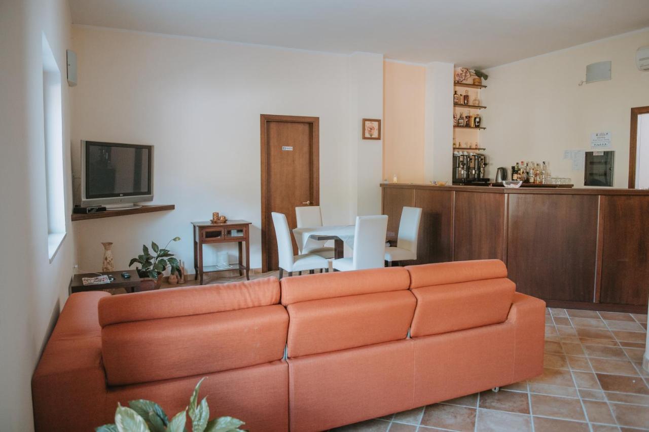 סן ג'יובאני א פירו Hotel Caluna Charme מראה חיצוני תמונה