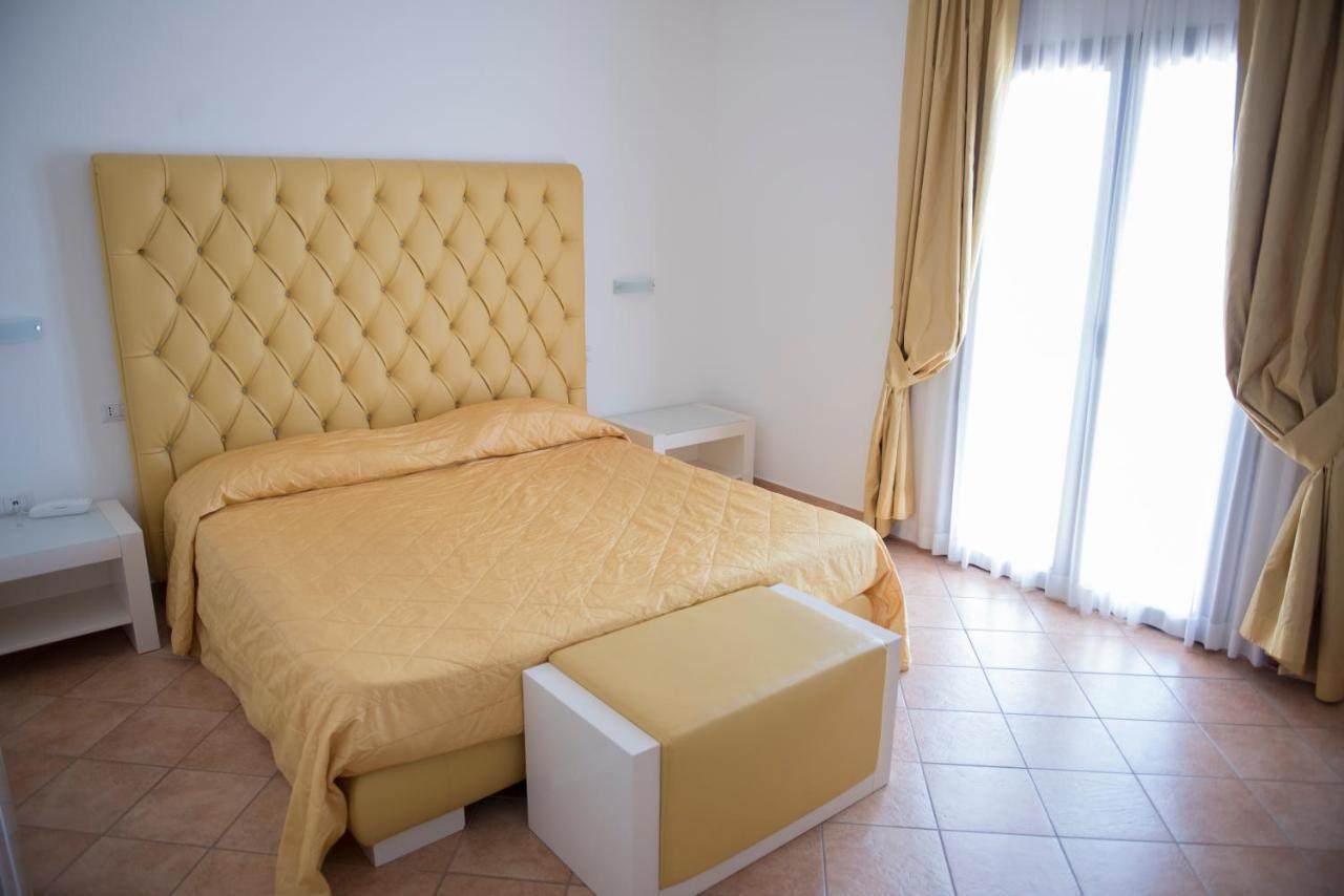 סן ג'יובאני א פירו Hotel Caluna Charme מראה חיצוני תמונה